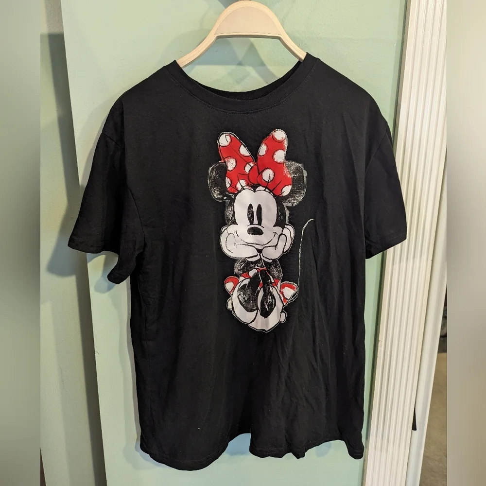 3/$50 Minnie Mouse Tshirt - Picture 1 of 2